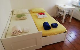Over The Rainbow - Cozy Studio In The Centre Of Ferrara