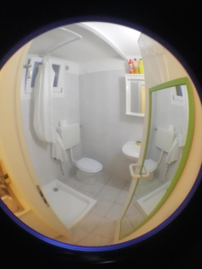 Appartamento Over The Rainbow - Cozy Studio In The Centre Of Ferrara Esterno foto