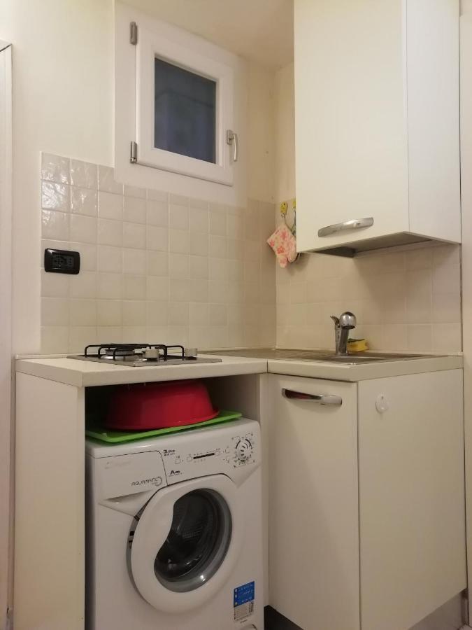 Appartamento Over The Rainbow - Cozy Studio In The Centre Of Ferrara Esterno foto