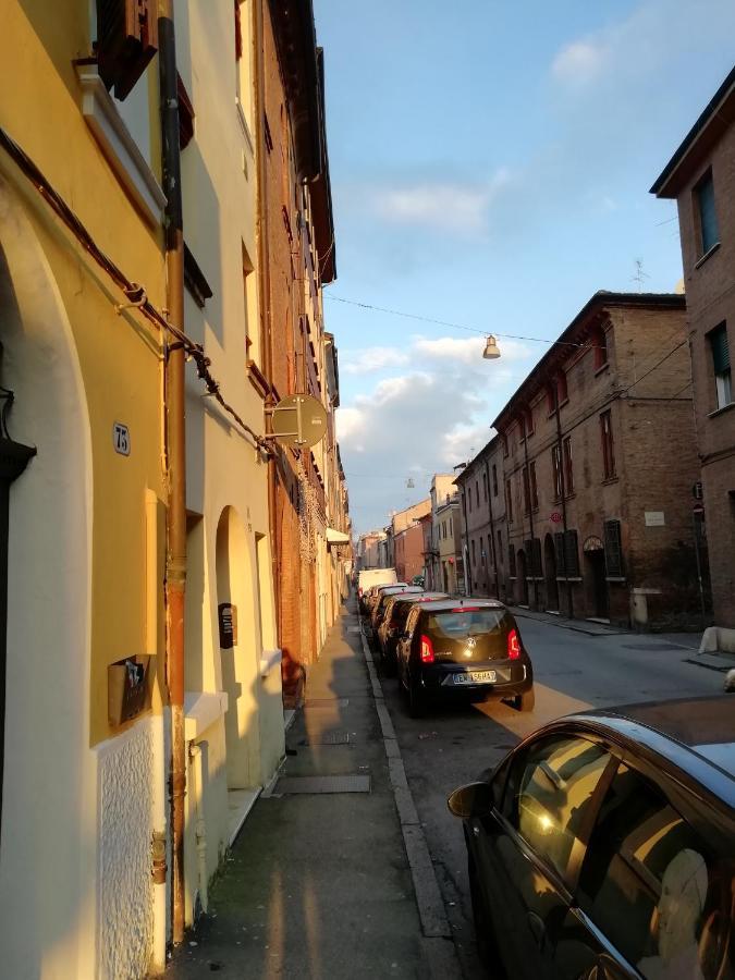 Appartamento Over The Rainbow - Cozy Studio In The Centre Of Ferrara Esterno foto